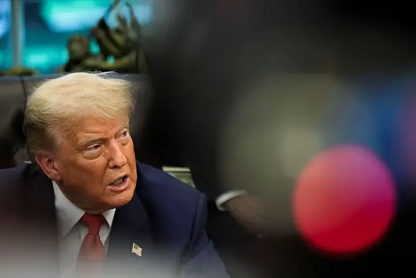 Lãi suất Fed: Cuộc chiến giữa Trump và Powell