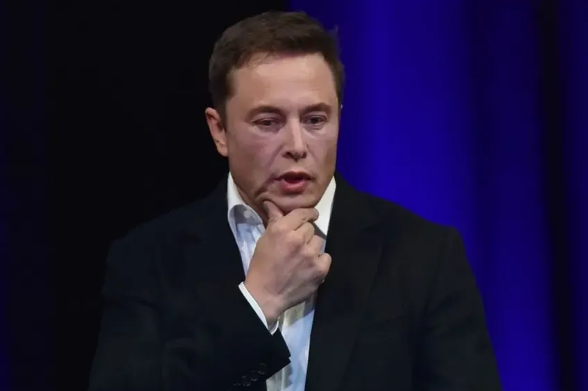 Elon Musk thúc đẩy vụ kiện chống lại OpenAI và Apple
